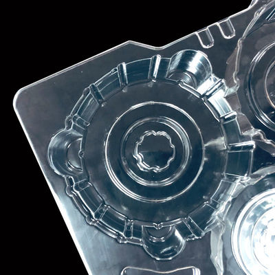 36 ans d'expérience en fabrication de plateaux en PET transparents sur mesure pour les composants automobiles